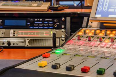 NPO Radio 4 akoestiek en consoles